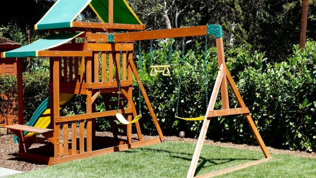 How to make a baby play yard